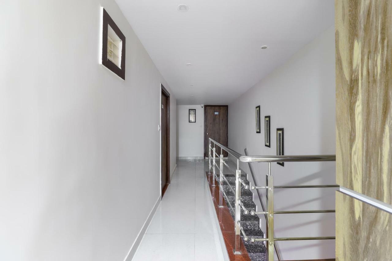 Oyo 47110 Hotel Royal Palace Naroda Ngoại thất bức ảnh