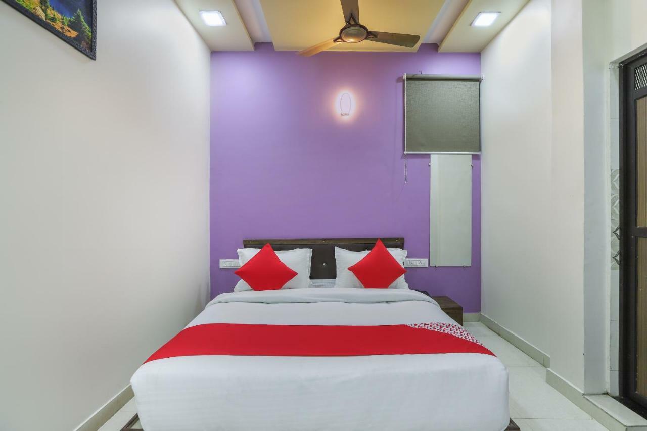 Oyo 47110 Hotel Royal Palace Naroda Ngoại thất bức ảnh